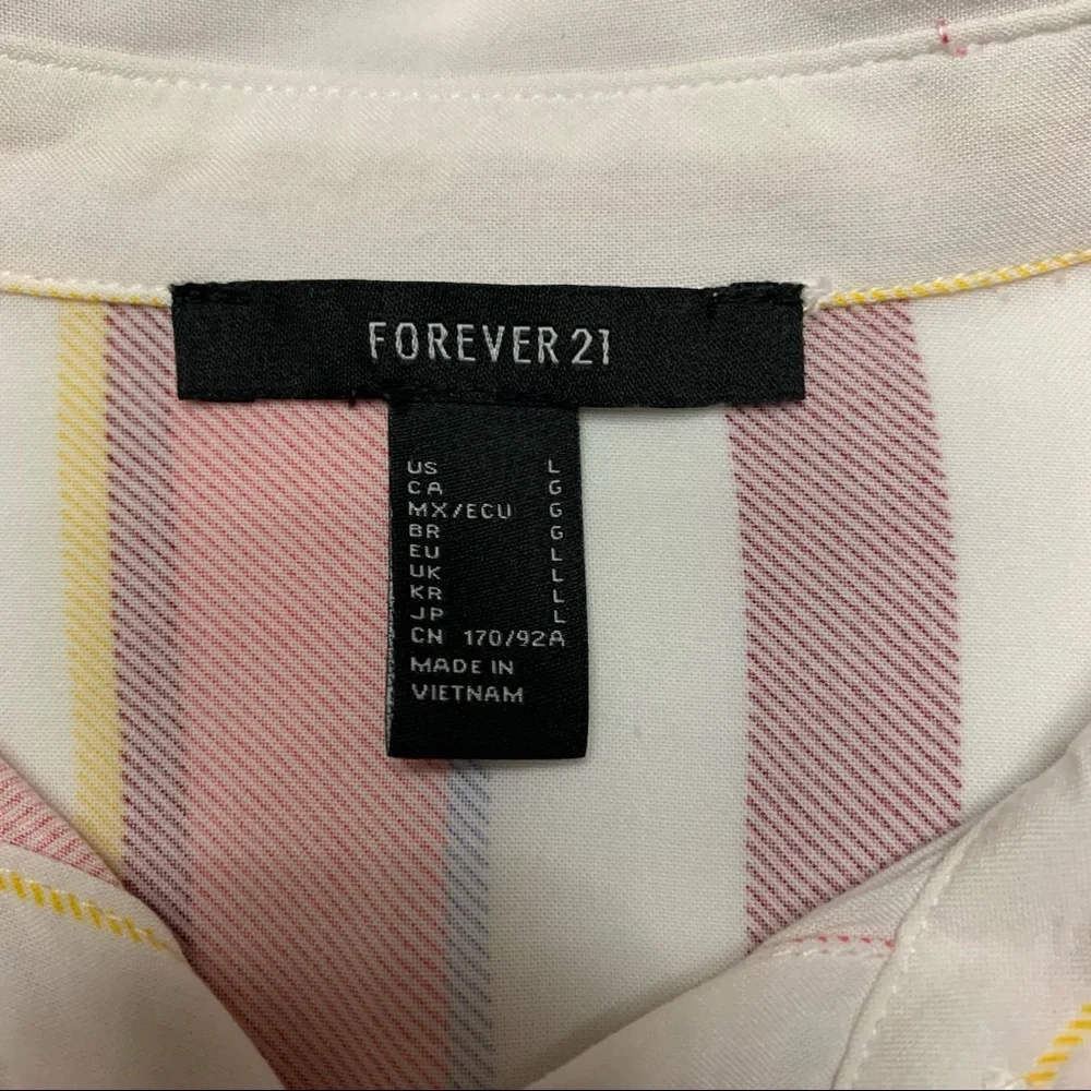 FOREVER 21 Size Large Pastel Striped Crop Button Down Top